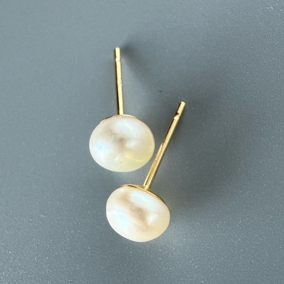 Solid 14K Gold Genuine Pearl Earrings 5mm - Picture 5 of 10